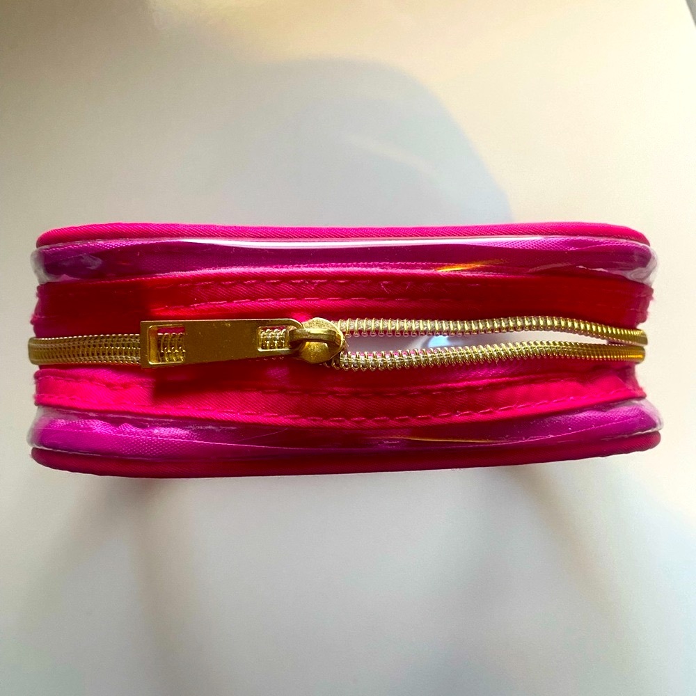 Cosmetic bag